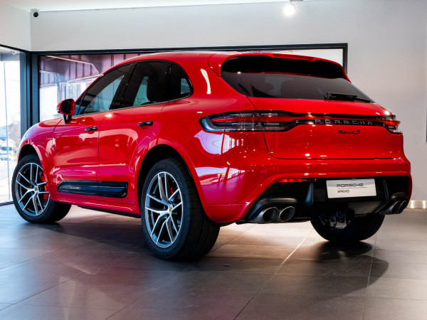 2024 Porsche Macan 95B S SUV image 2