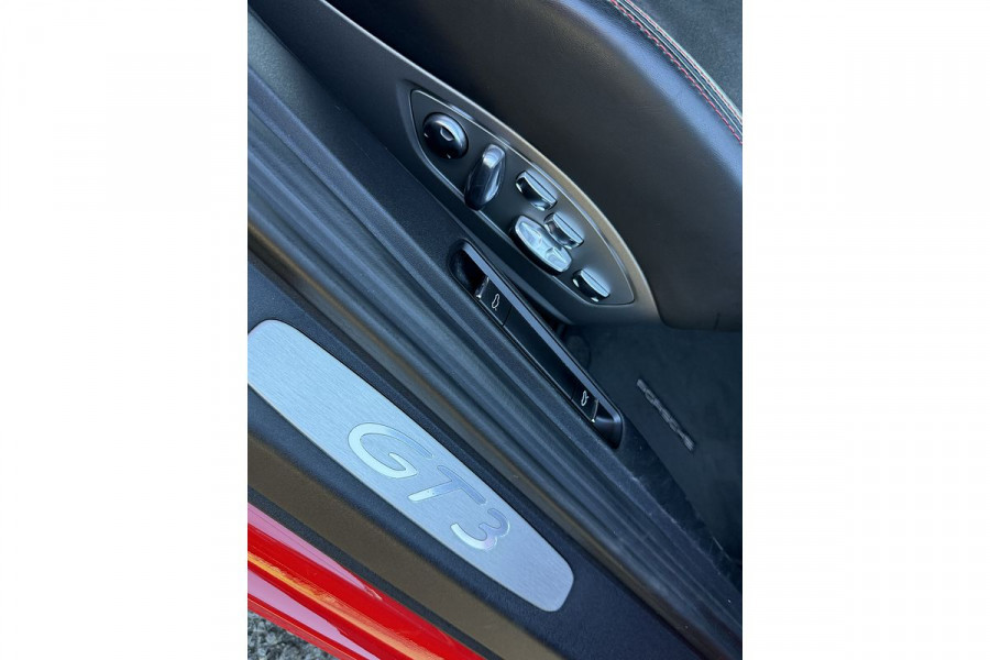 2015 Porsche 911 991 GT3 Coupe Image 26