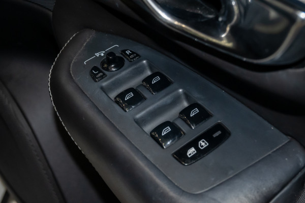 2015 MY16 Volvo XC90 L Series T6 Inscription SUV Image 11