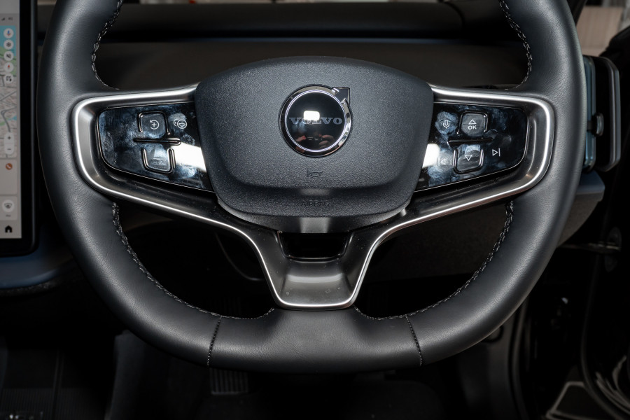 2025 Volvo EX30  Single Motor Extended Range Ultra SUV