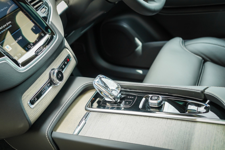 2024 MY25 Volvo XC90 L Series Ultra T8 Plug-In Hybrid SUV Image 36