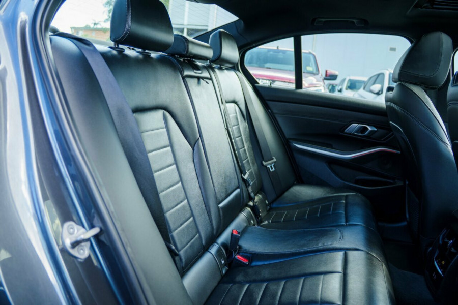 2022 BMW 3 Series G20 330i M Sport Sedan Image 8