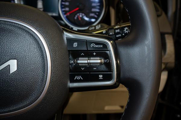 2023 Kia Carnival KA4 Special Edition People Mover image 14