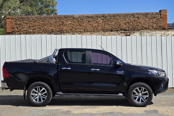 2017 Toyota HiLux  SR5 Double Cab Pick Up