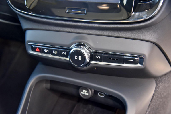 2025 MY26 Volvo XC40 XZ Plus B4 SUV Image 20