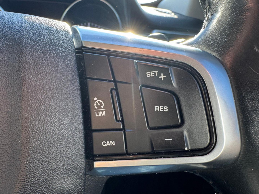 2016 MY16.5 Land Rover Discovery Sport L550 SD4 HSE SUV Image 25