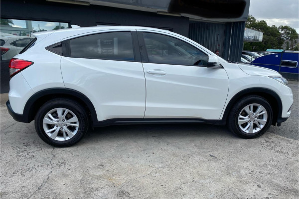 2019 Honda HR-V  VTi SUV Image 5