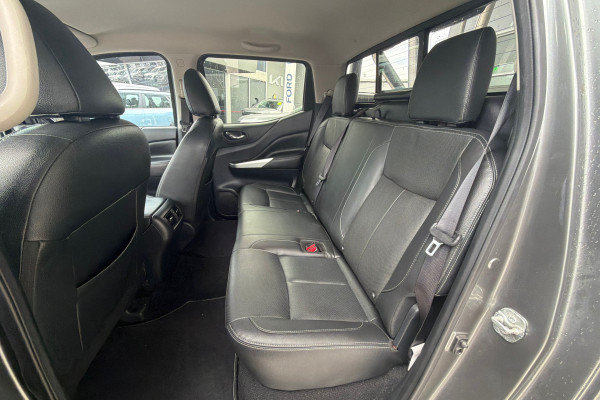 2018 Nissan Navara D23 Series 3 ST-X King Cab Pickup Image 13