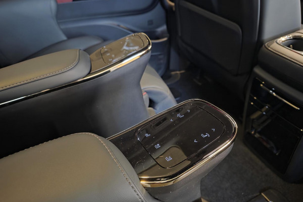 2026 GAC M8 PHEV  Premium People Mover Image 26