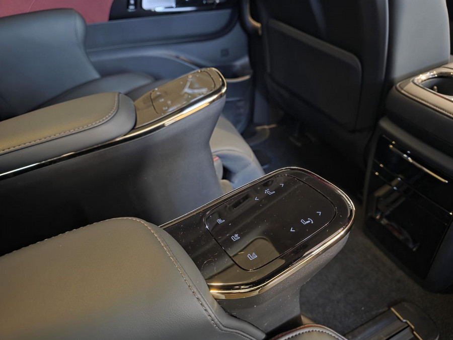 2026 GAC M8 PHEV  Premium People Mover Image 26