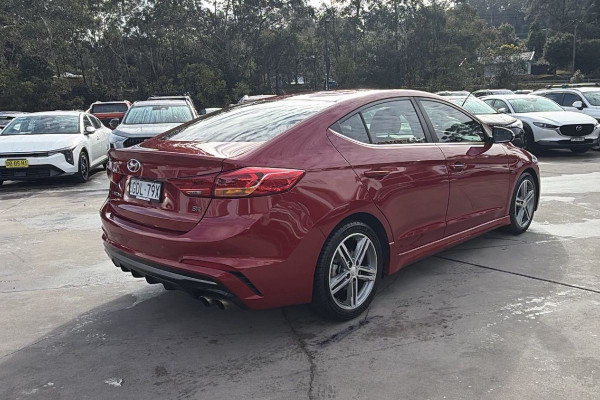 2018 Hyundai Elantra AD SR Sedan Image 5