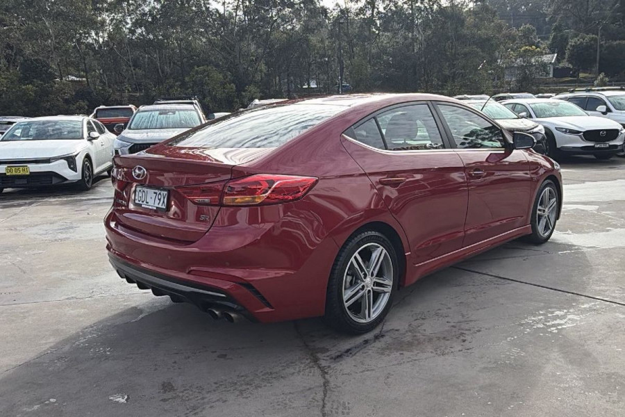 2018 Hyundai Elantra AD SR Sedan Image 5