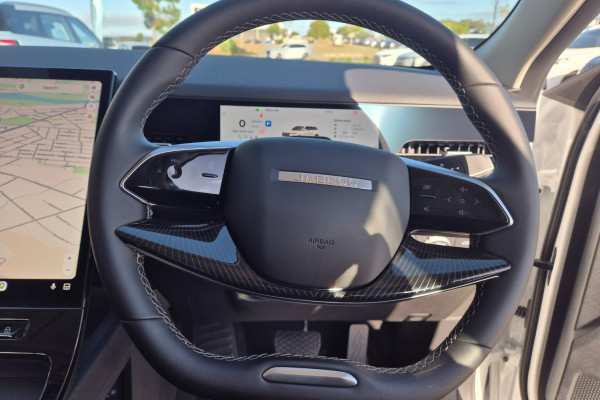 2026 Jaecoo J5  Summit SUV Image 12