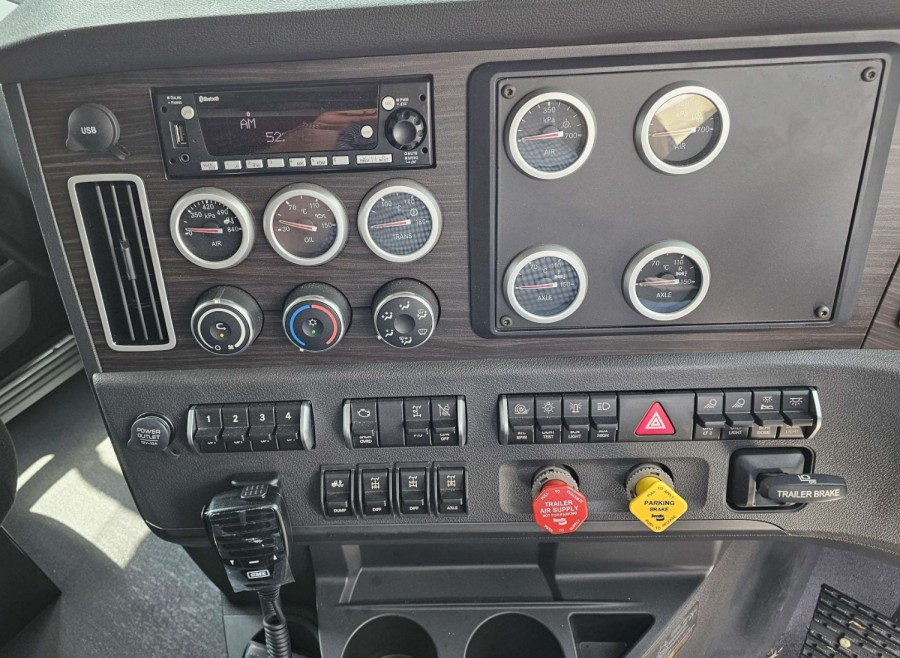 2024 Western Star 48x Cab Chassis Image 21