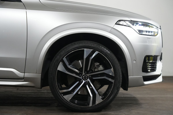 2021 Volvo XC90 L Series T8 Recharge SUV image 5