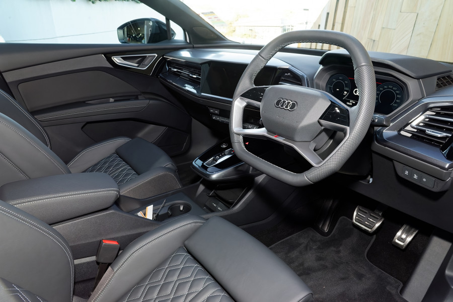 2025 Audi Q4 e-tron F4 55 SUV