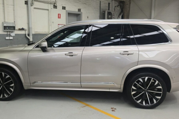 2024 MY25 Volvo XC90 L Series Ultra B5 Bright SUV Image 7