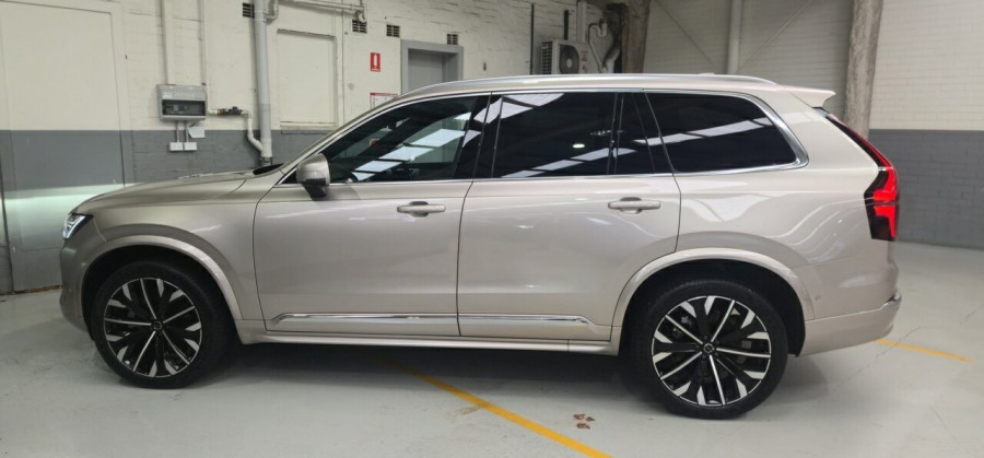 2024 MY25 Volvo XC90 L Series Ultra B5 Bright SUV Image 7