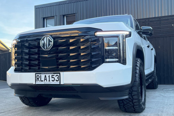 2025 MG U9 Black Edition Ute Image 20