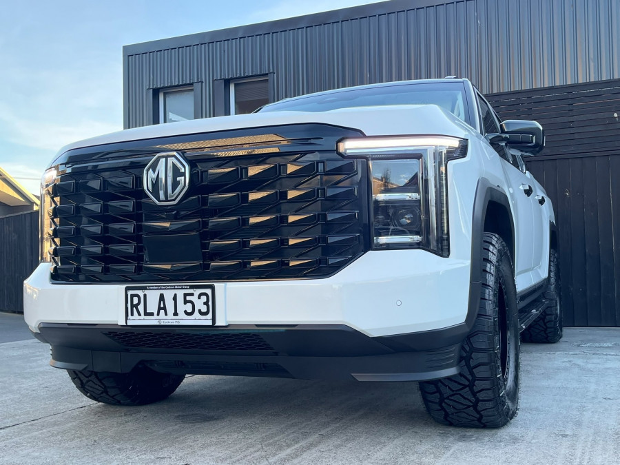 2025 MG U9 Black Edition Ute Image 20