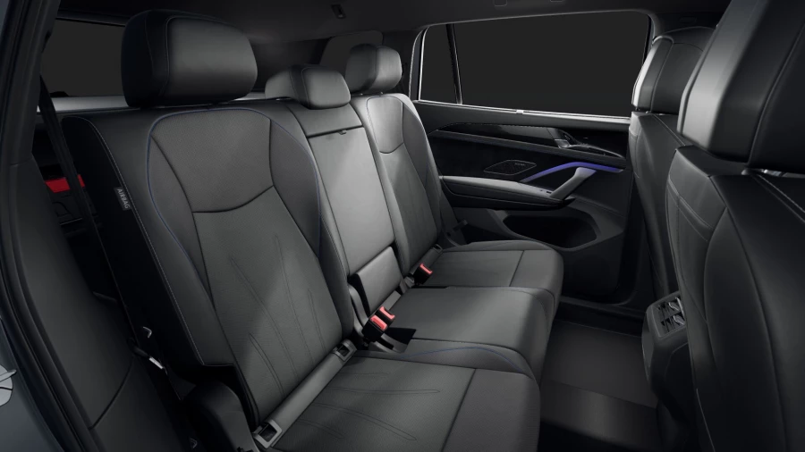 2026 Volkswagen Tayron R4 200TSI eHybrid R-Line SUV Image 12