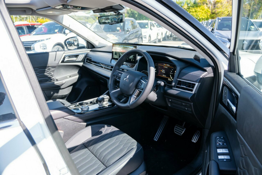 2025 Mitsubishi Outlander ZM Exceed SUV Image 17