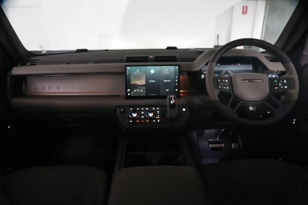 2025 Land Rover Defender L663 110 P635 OCTA SUV Image 36