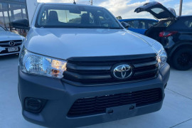 2020 Toyota Hilux TGN121R Workmate 4x2 Cab chassis Image 2