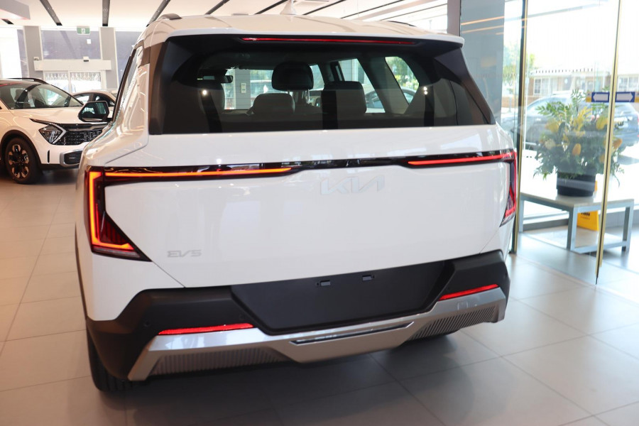 2026 Kia EV5 OVc Air Standard Range SUV Image 11