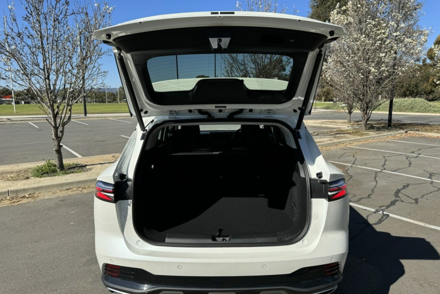 2024 MY25 MG HS AS33 Essence SUV Image 6