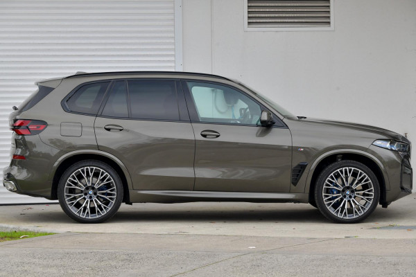 2025 BMW X5 G05 LCI xDrive30d M Sport SUV image 3