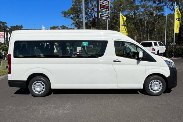 2025 MY24 Toyota HiAce GDH322R Commuter Bus Image 4