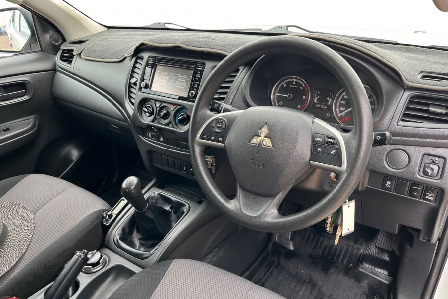 2019 Mitsubishi Triton MR GLX Cab Chassis Image 6