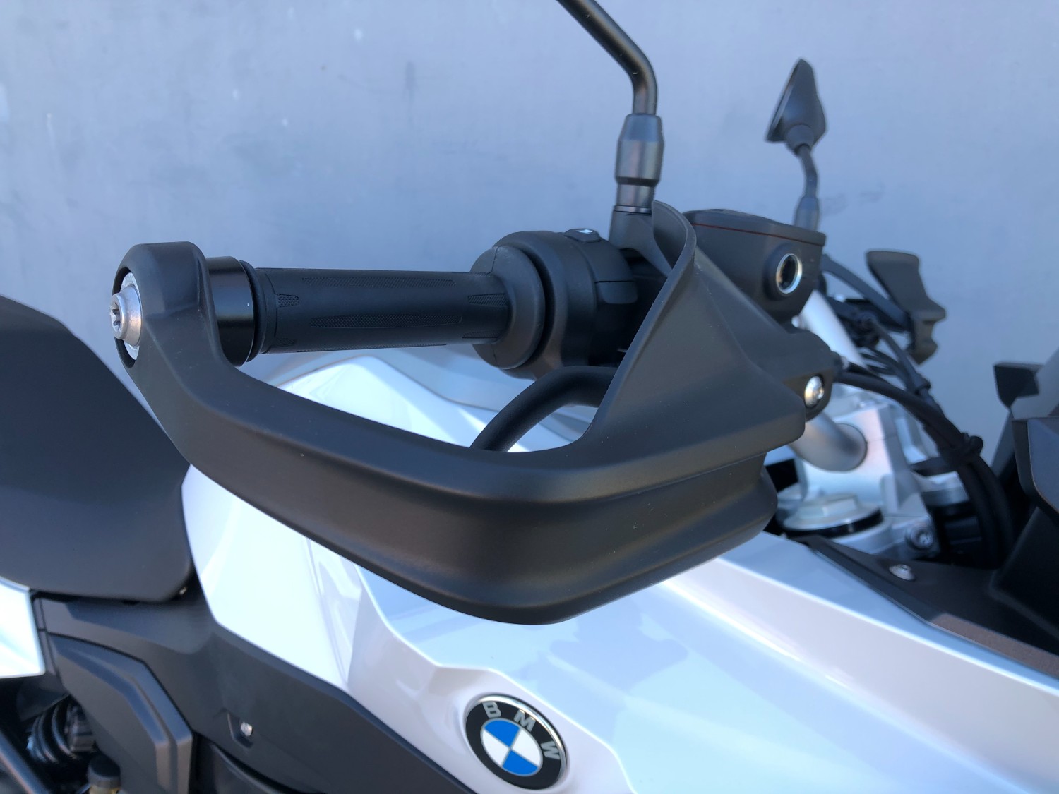 2020 BMW F900 XR Motorcycle Image 30