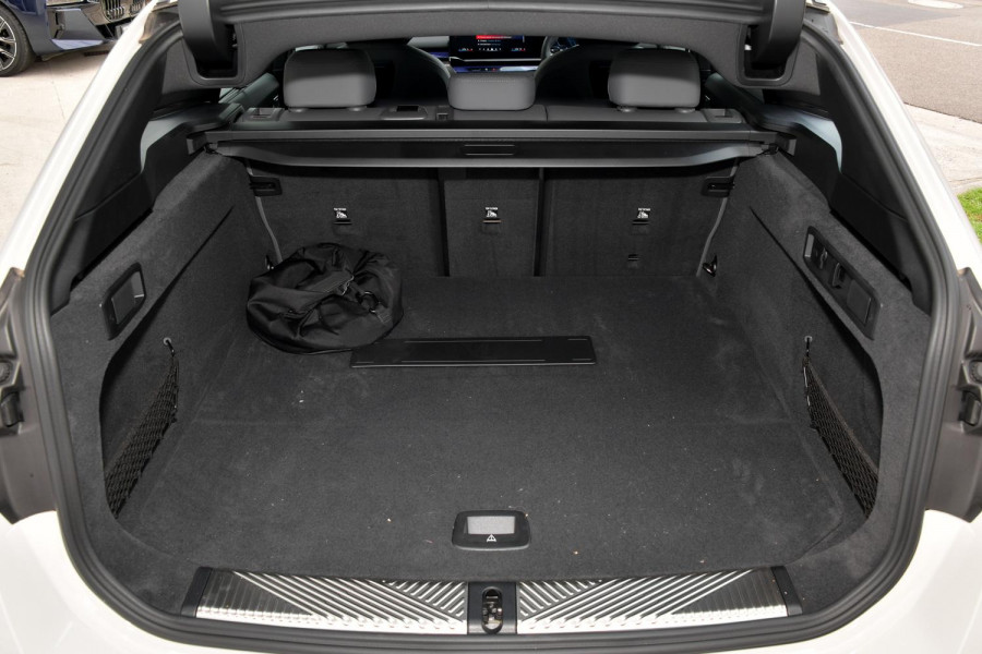 2025 BMW i5 G61 M60 xDrive Wagon