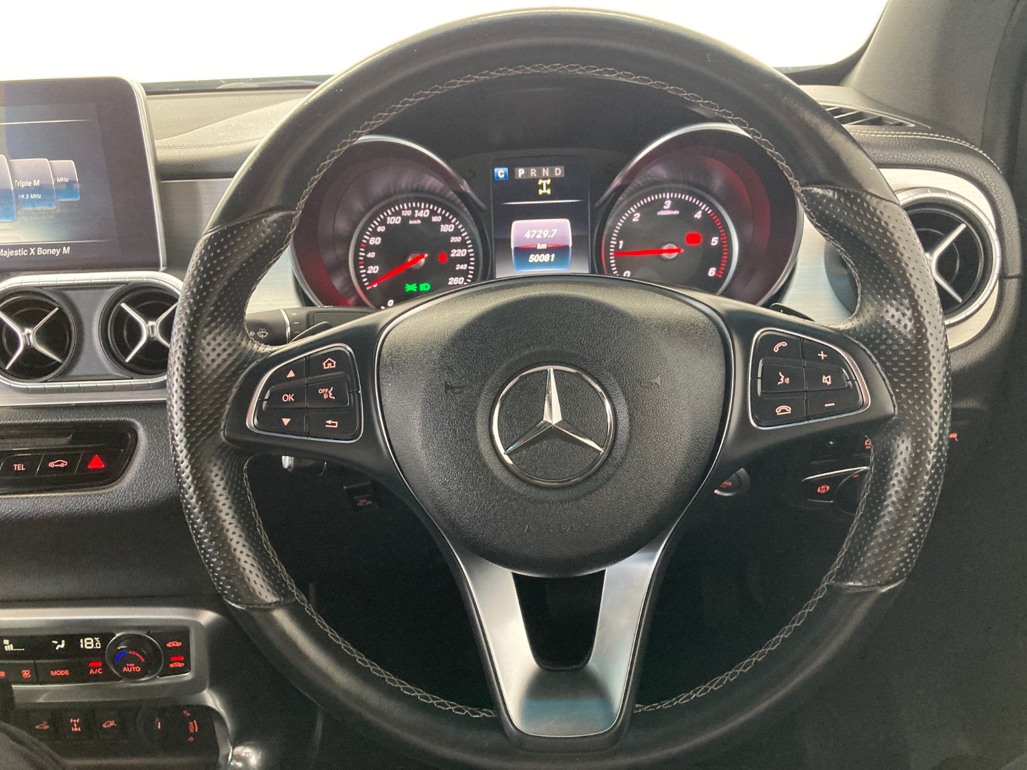 2019 Mercedes-Benz X-class 470 X350D Dual Cab Image 16