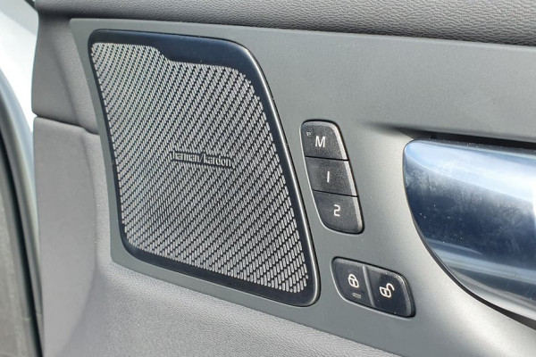 2019 MY20 Volvo XC60 UZ  D4 Momentum Suv Image 4