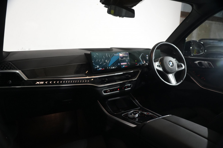 2024 BMW X5 xDrive30d M Sport SUV Image 13