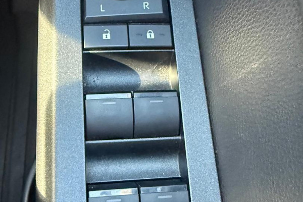 2025 Toyota HiLux GUN126R SR5 48V Ute Image 17