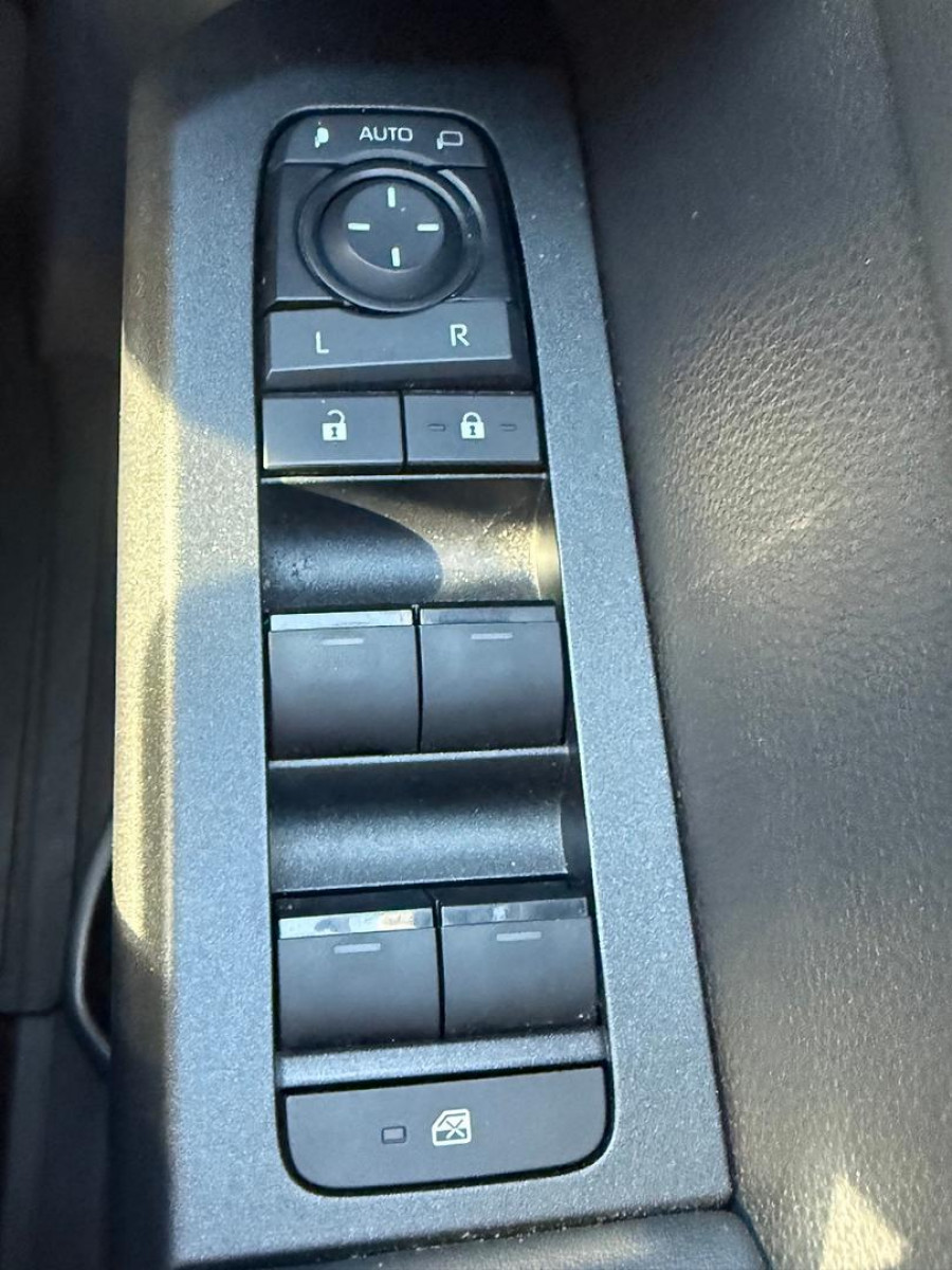 2025 Toyota HiLux GUN126R SR5 48V Ute Image 17