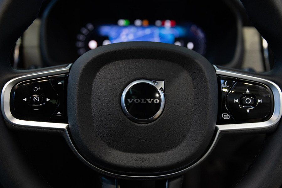 2026 Volvo XC90 L Series Ultra B5 Dark SUV Image 22