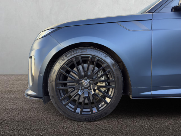2025 Land Rover Range Rover Sport L461 P635 SV SUV image 8