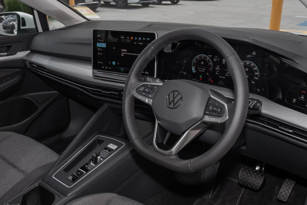 2026 Volkswagen Golf 8.5 110TSI Life Hatch Image 6