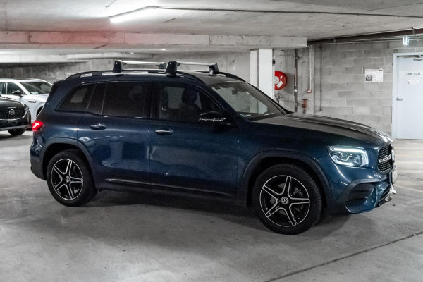 2020 Mercedes-Benz GLB-Class X247 GLB200 SUV image 3