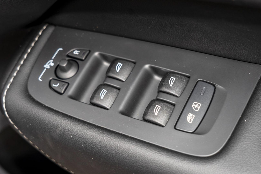 2023 Volvo XC60 UZ Ultimate B6 Dark SUV Image 10