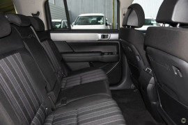 2025 Hyundai Santa Fe MX5.V1 Hybrid SUV image 9
