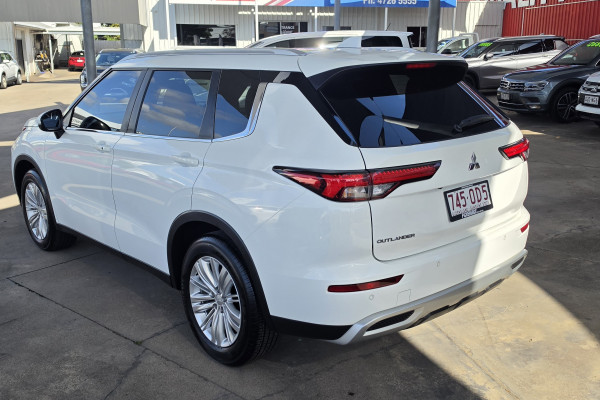 2024 Mitsubishi Outlander ZM LS SUV Image 5