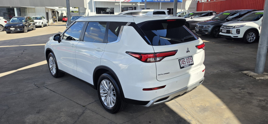 2024 Mitsubishi Outlander ZM LS SUV Image 5