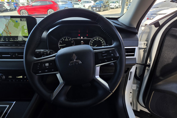 2024 Mitsubishi Outlander ZM LS SUV Image 22