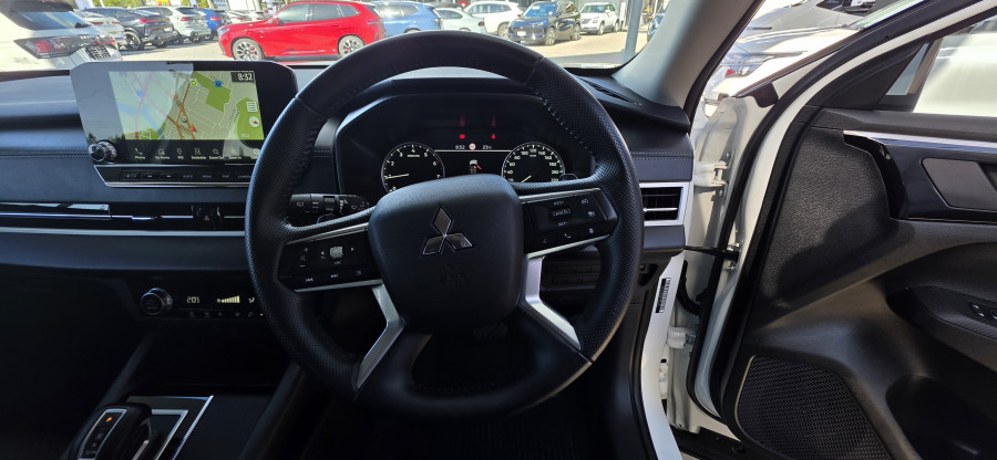 2024 Mitsubishi Outlander ZM LS SUV Image 22